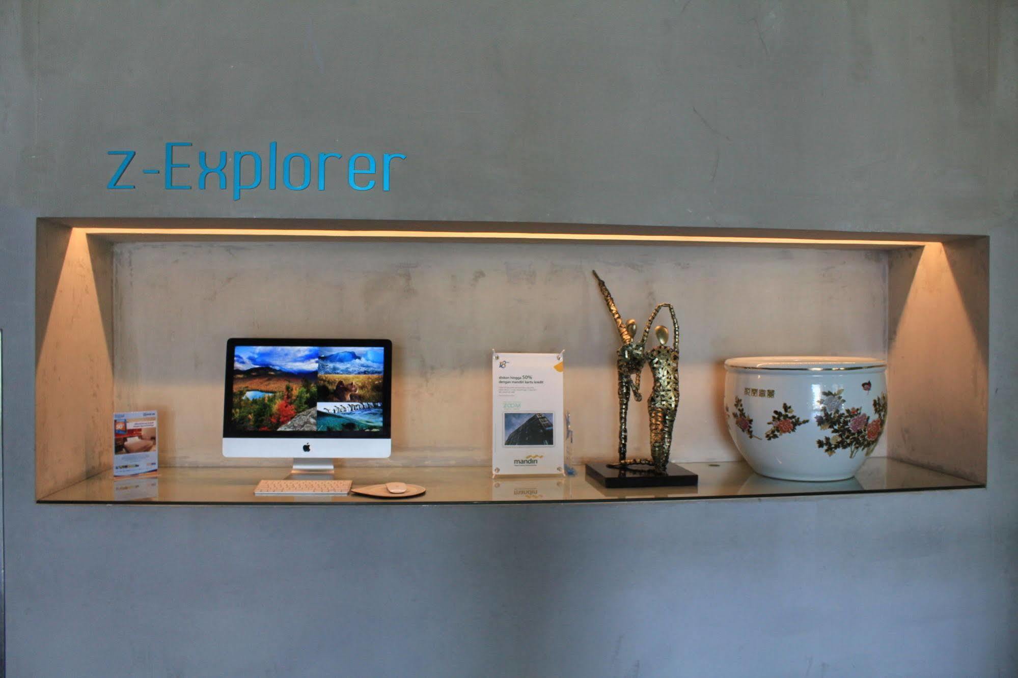 Zoom Smart Hotel Jemursari Surabaya Exterior photo